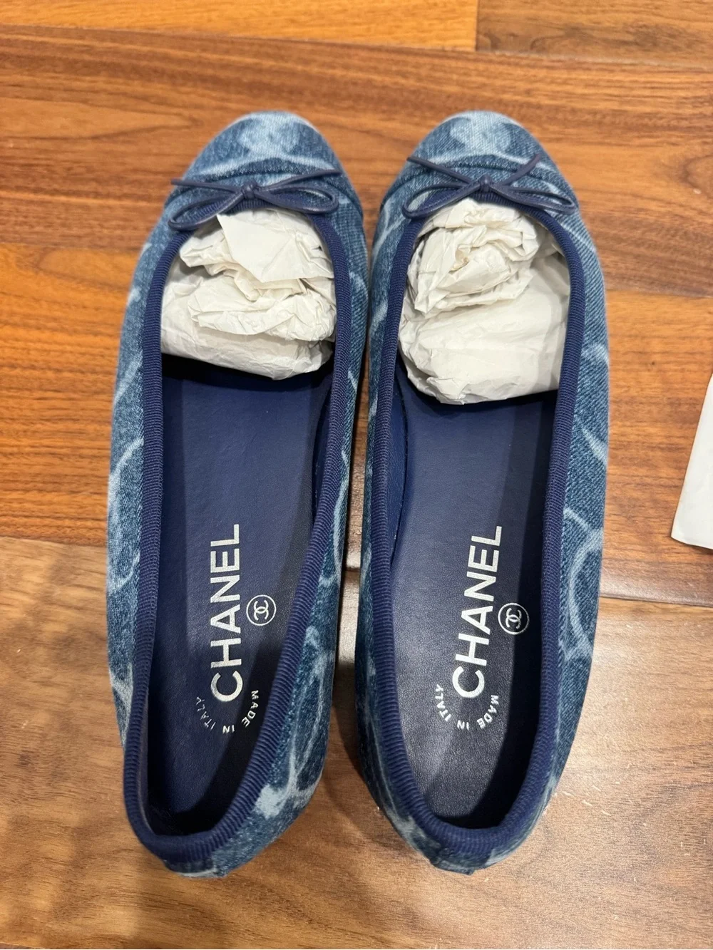 Chanel 2023 Printed Denim Blue White CC Logo Bow Tie Ballet Ballerina Flat